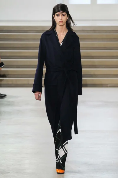 Look 30